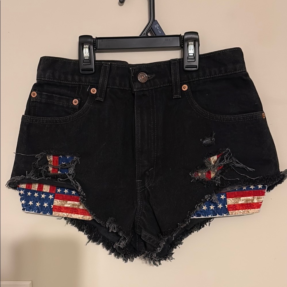 Vintage LEVIS Black Distressed Denim Shorts S/M USA AMERICAN FLAG